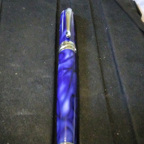 Blue marbled plastic - blue, fountain